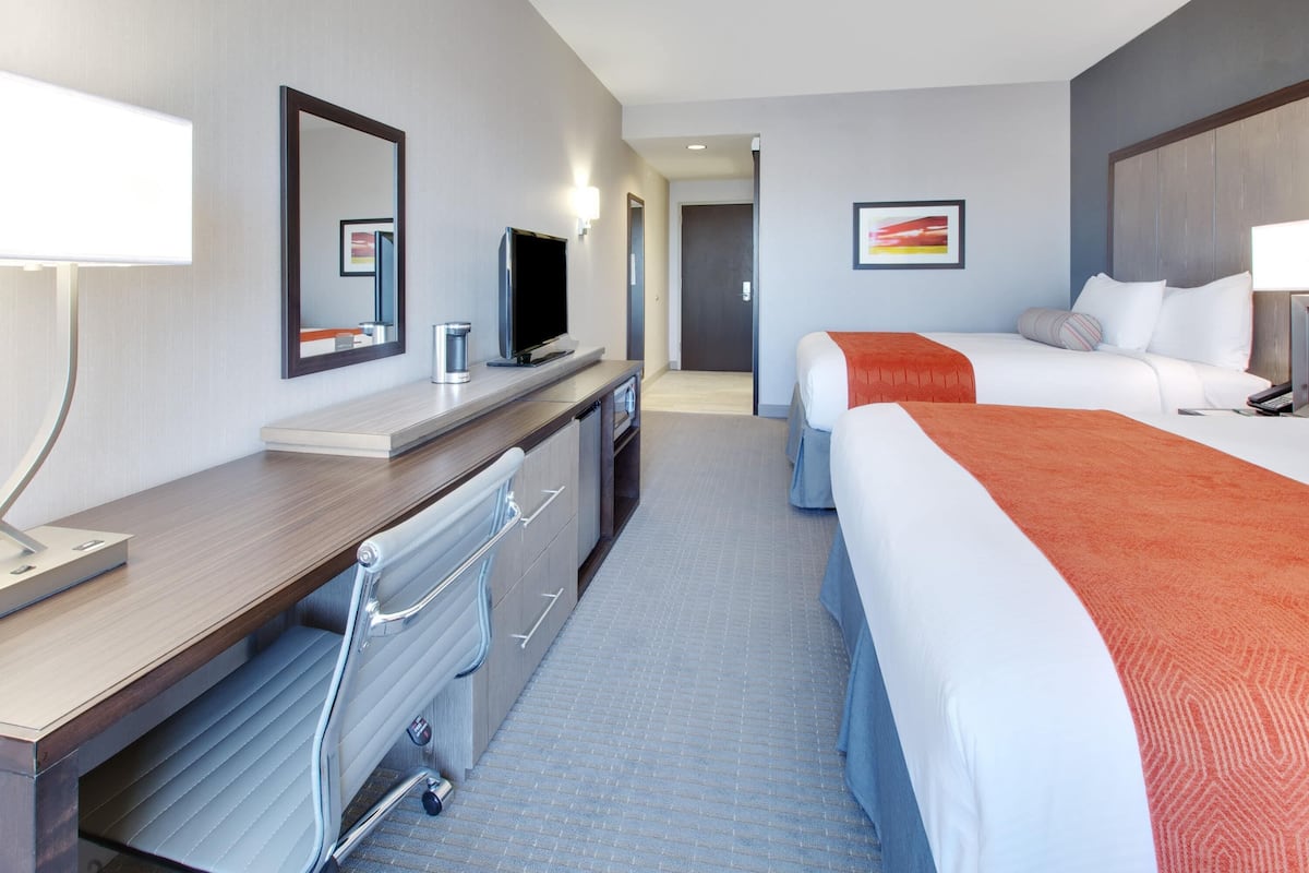 Room, 2 Queen Beds, Non Smoking