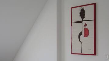 Superior-Doppelzimmer | Wohnbereich | 82-cm-Flachbildfernseher mit Kabelempfang, Fernseher