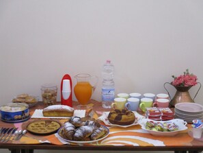 Free daily buffet breakfast - B&B Il Ventaglio (Parabita)