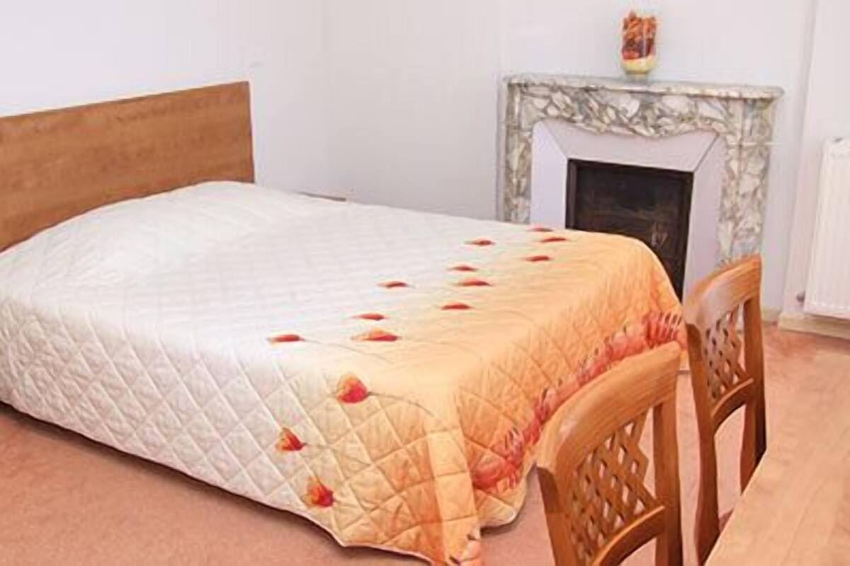 Double Room | Desk, free cribs/infant beds, rollaway beds, free WiFi
