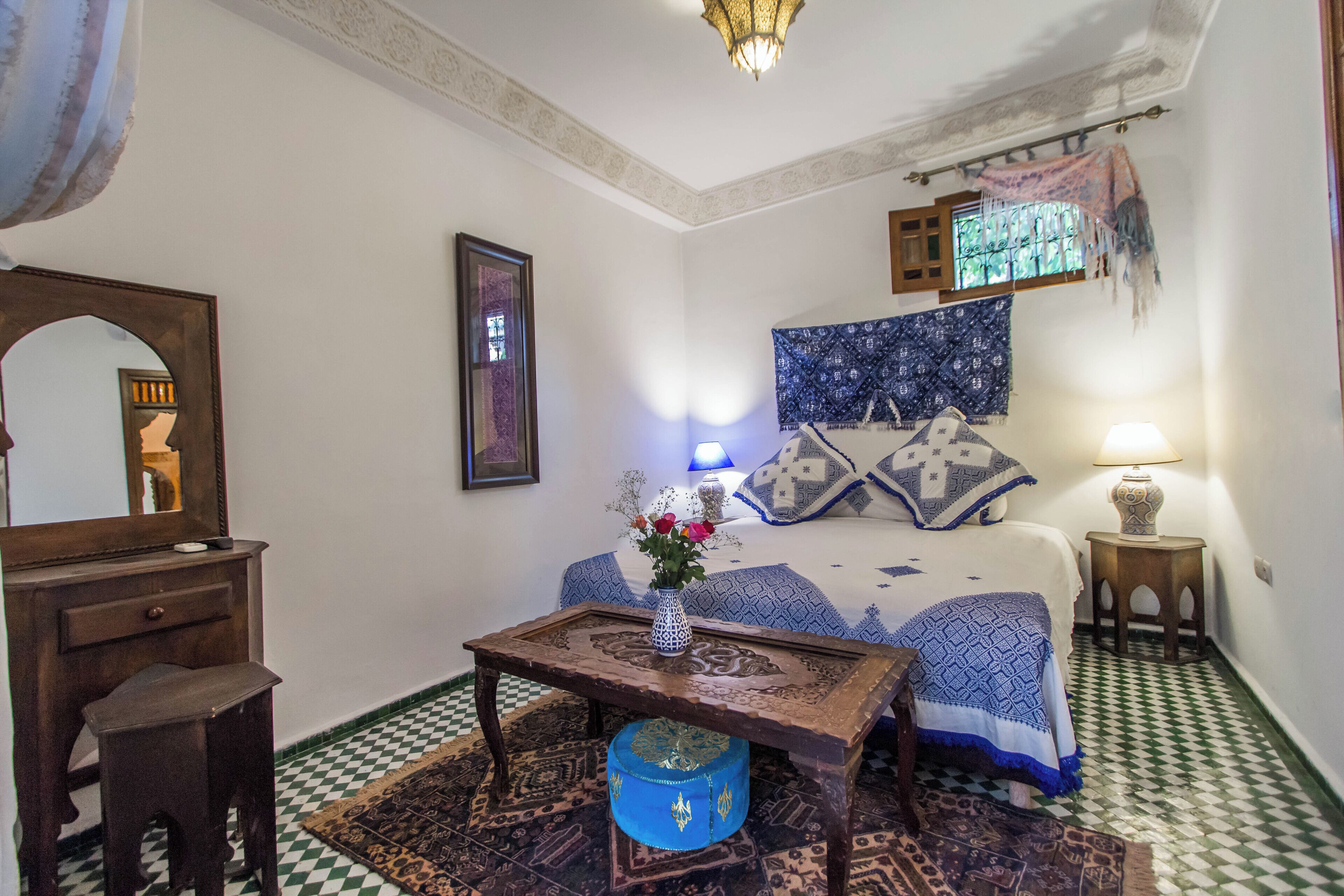 Premium bedding, in-room safe, free WiFi, bed sheets