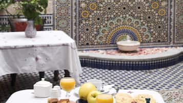 2 nhà hàng, phục vụ bữa sáng, bữa tối, món Maroc