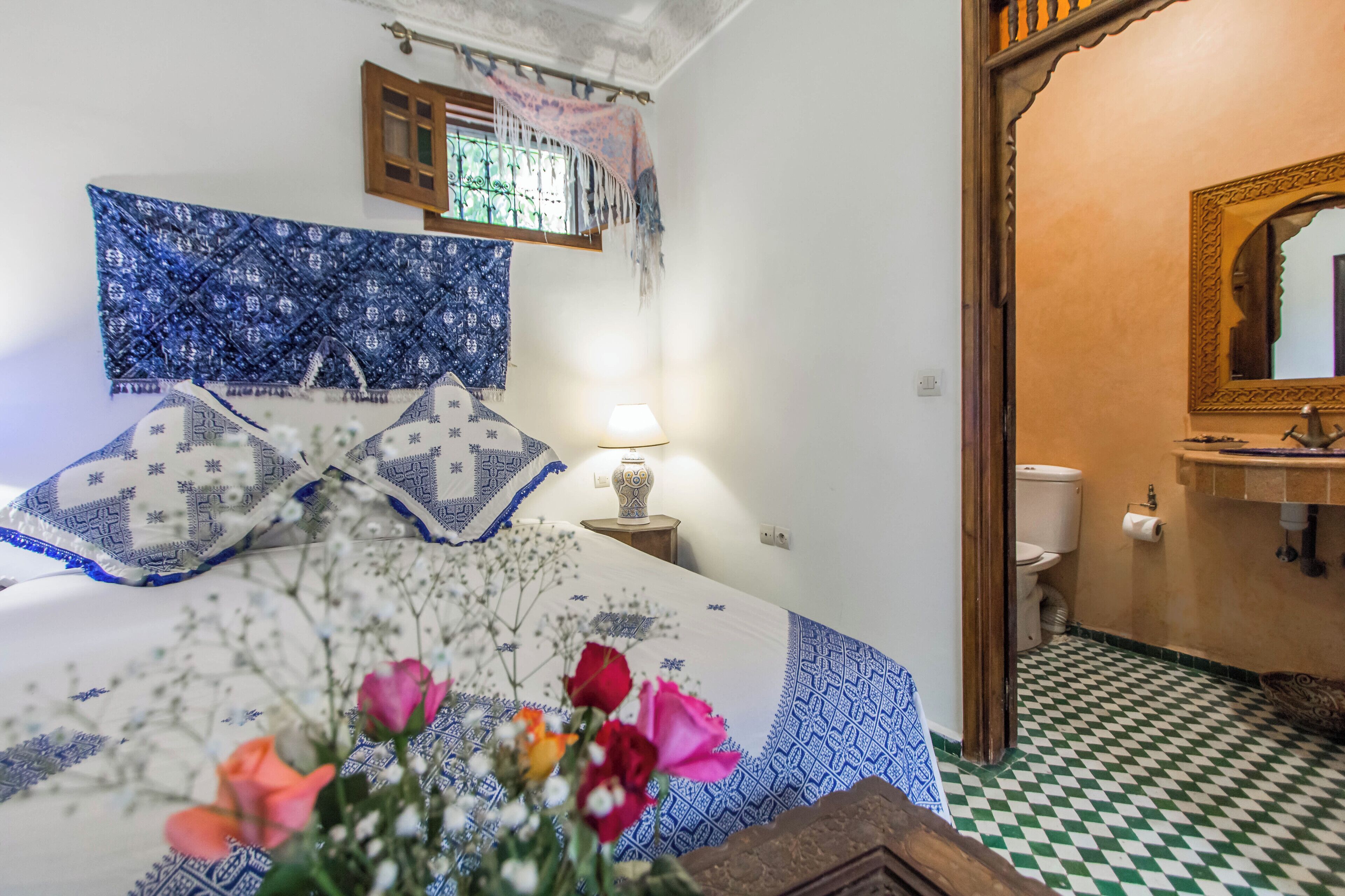 高級寢具、客房內保險箱、免費無線上網、床單