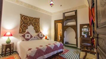 Literie de qualité supérieure, coffres-forts dans les chambres