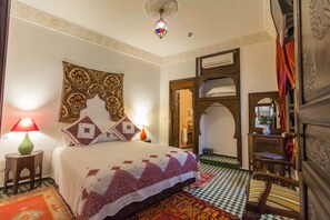 Premium bedding, in-room safe, free WiFi, bed sheets - Dar Fes Medina Ziat (Fes)