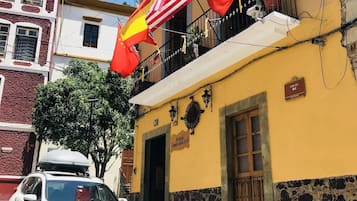 Façana frontal de l'allotjament