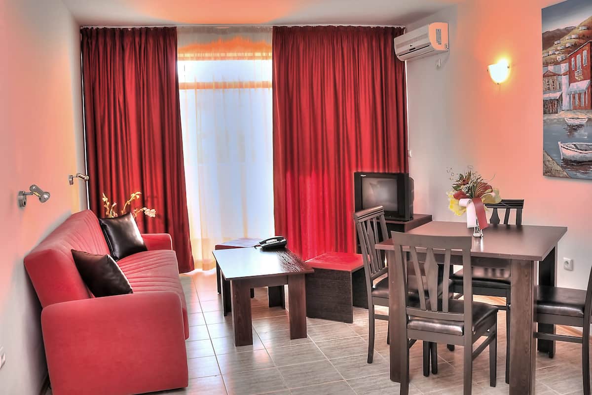 Departamento, 1 habitación | Área de sala de estar | Televisión