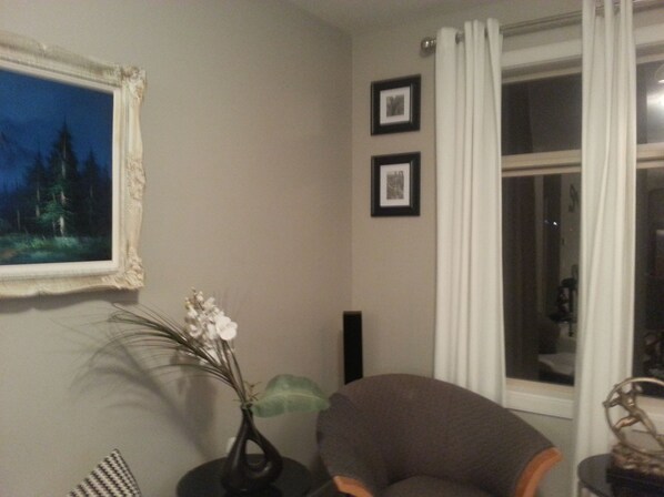Interior - Pinnacle Inn & Suites Aspen (Calgary)