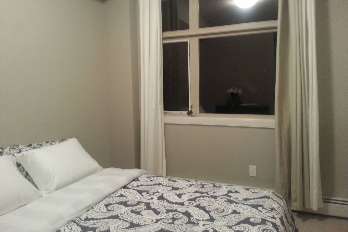 2 bedrooms, premium bedding, desk, iron/ironing board