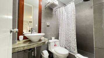 Ducha, cabezal de ducha tipo lluvia, artículos de tocador gratuitos