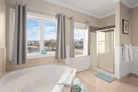 Superior Suite w/ Hot Tub and Fireplace | Bathroom. The Beacon Waterfront Inn