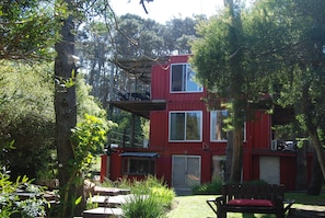 Property grounds - CDL - containers design loft (José Ignacio)