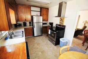 Private kitchen - Lakeside House (Lakeside)
