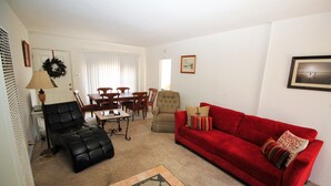 Unclassified image, 3 of 15, button - Lakeside House (Lakeside)