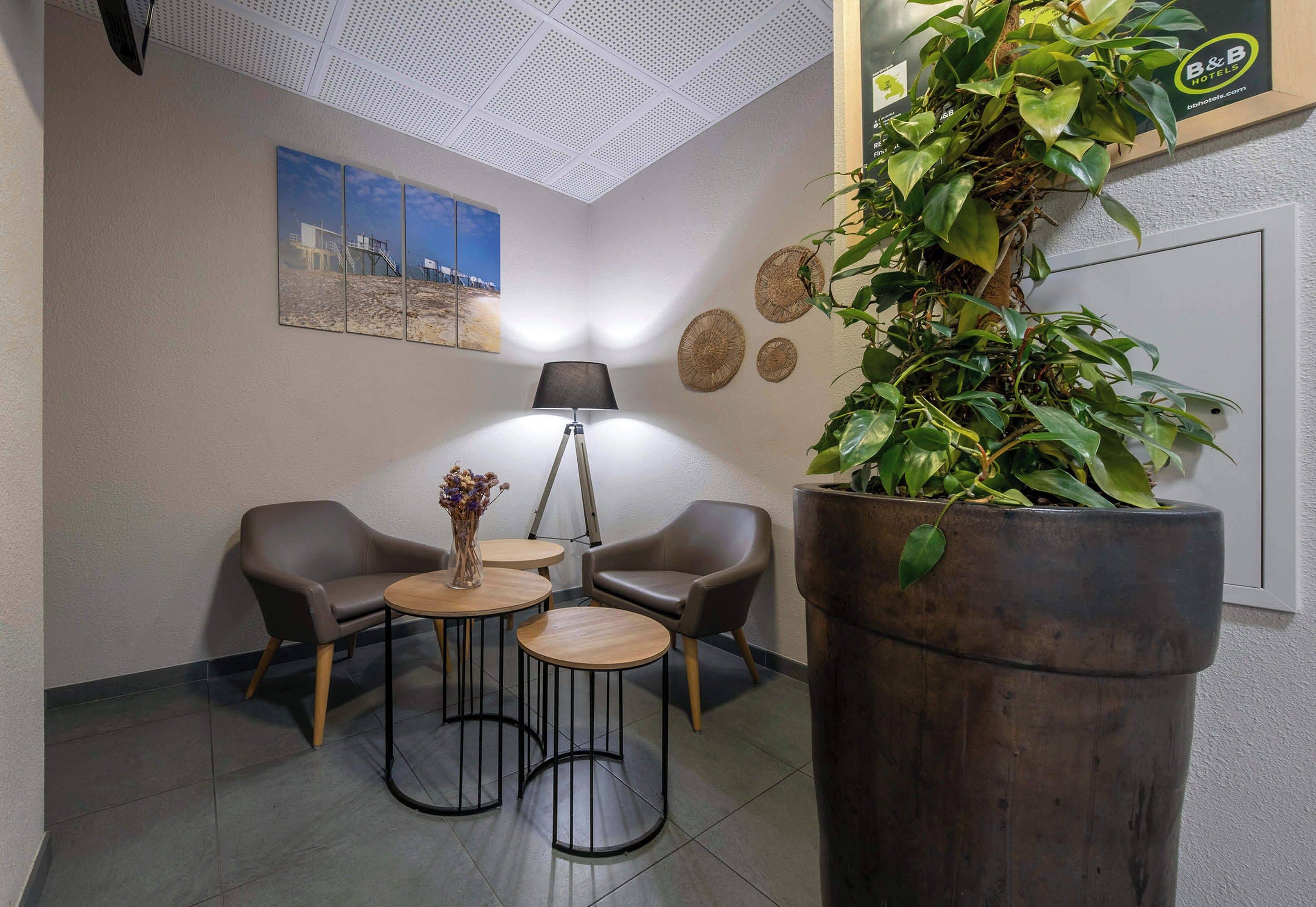 Coin salon dans le hall