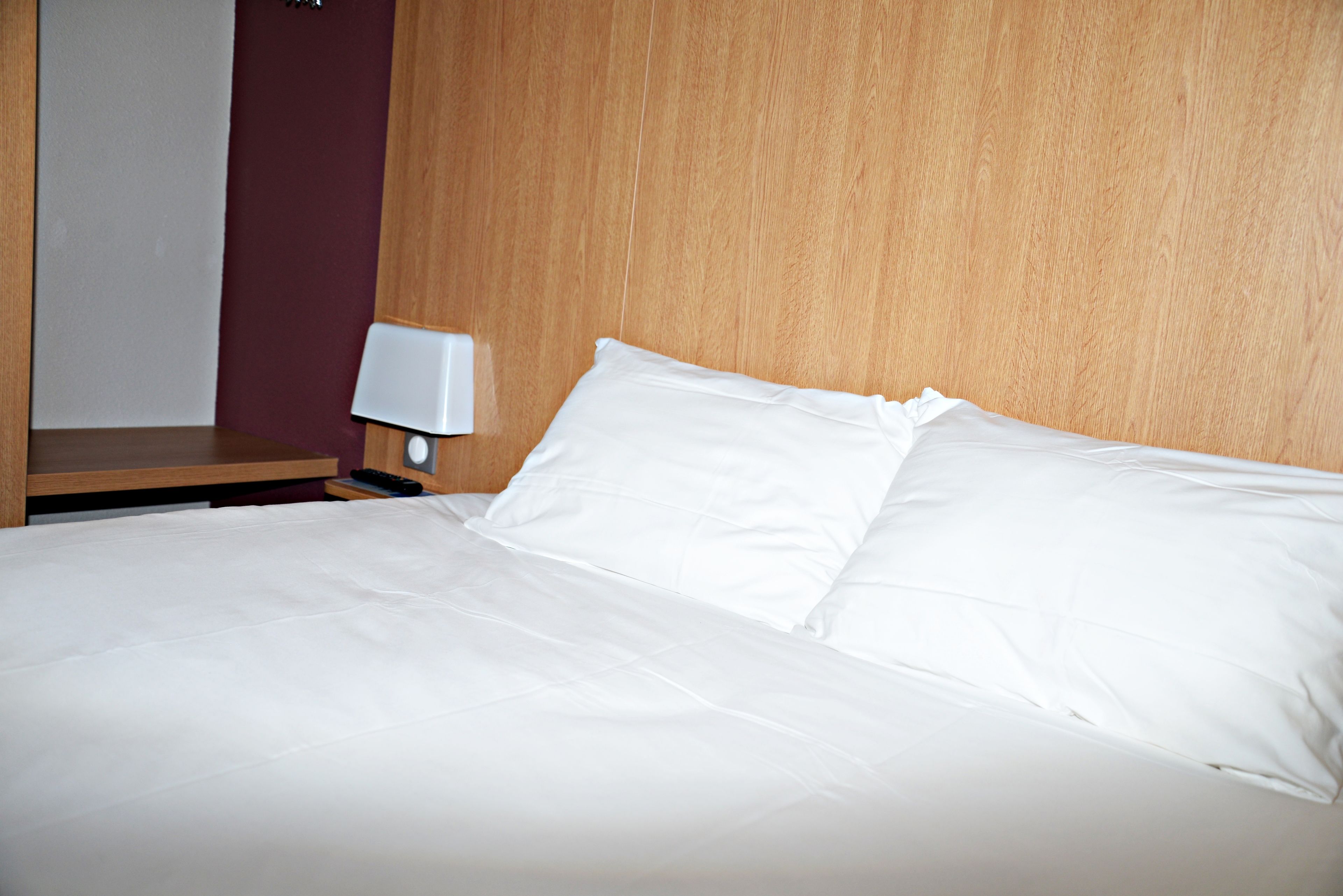 1 bedroom, desk, soundproofing, free wifi