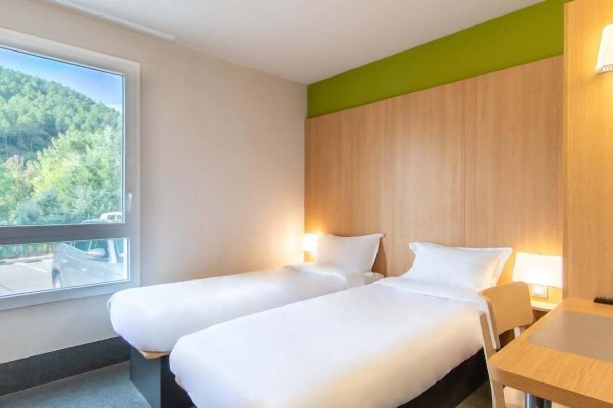 Schreibtisch, schallisolierte Zimmer, kostenloses WLAN, Bettwäsche