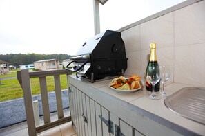 Cabana luxo, 2 quartos (Sleeps 6) | Terraço/pátio