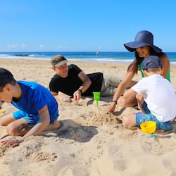 Di pantai