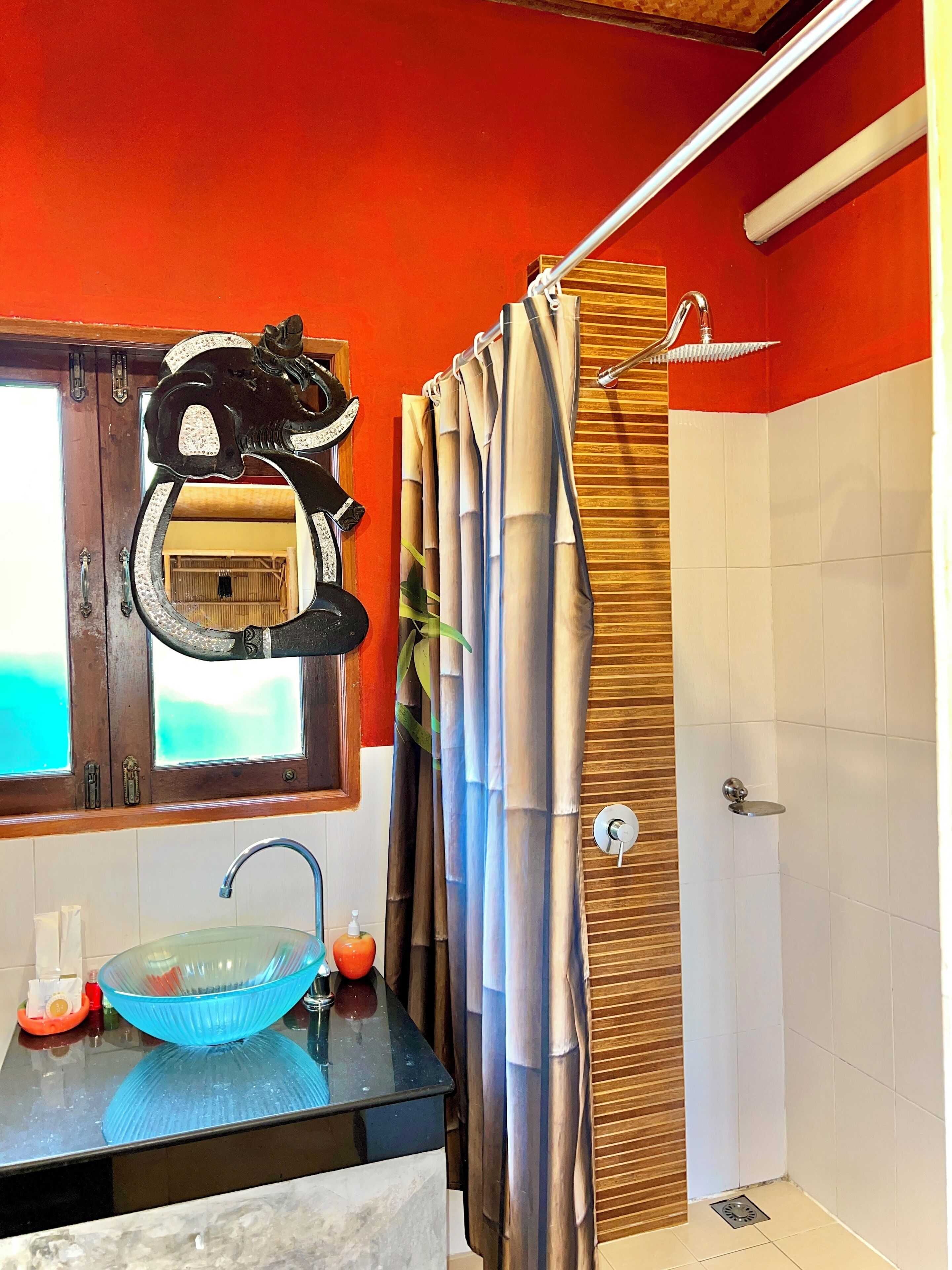 superior room | bathroom | shower, rainfall showerhead, free toiletries, hair dryer