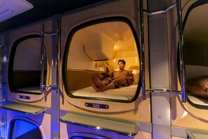 Habitación estándar, solo para hombres (Capsule) | Vistas desde la habitación