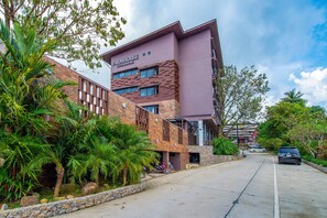 Front of property - FarmHouse Hotel Ranong (Ranong)