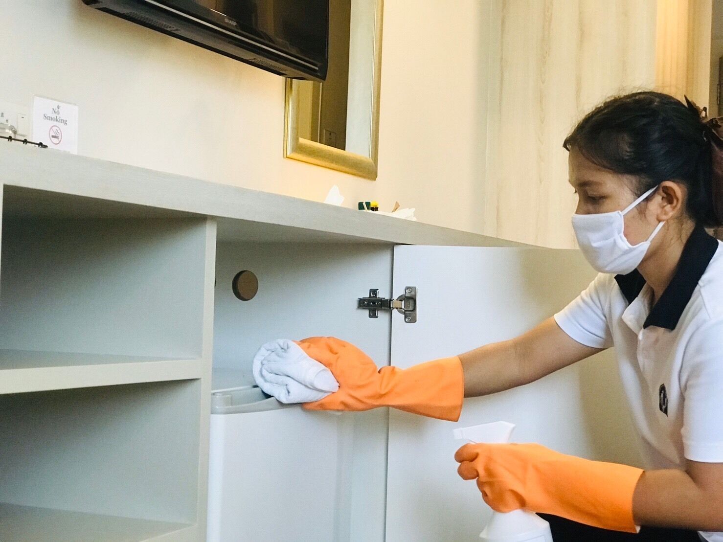 Family Room | Minibar, in-room safe, individually decorated, desk