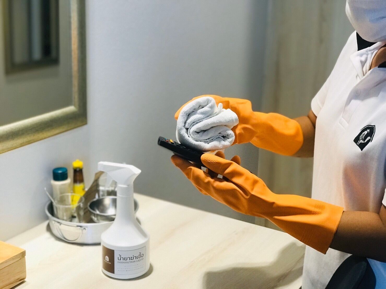 deluxe twin room | minibar, in-room safe, individually decorated, desk