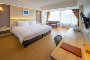 Deluxe Double Room, 1 King Bed - FarmHouse Hotel Ranong (Ranong)