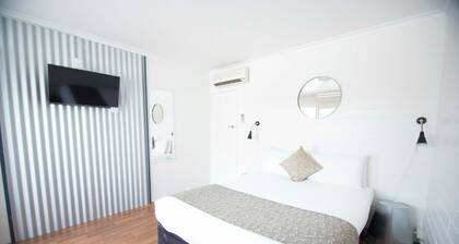 Siesta Central Apartments