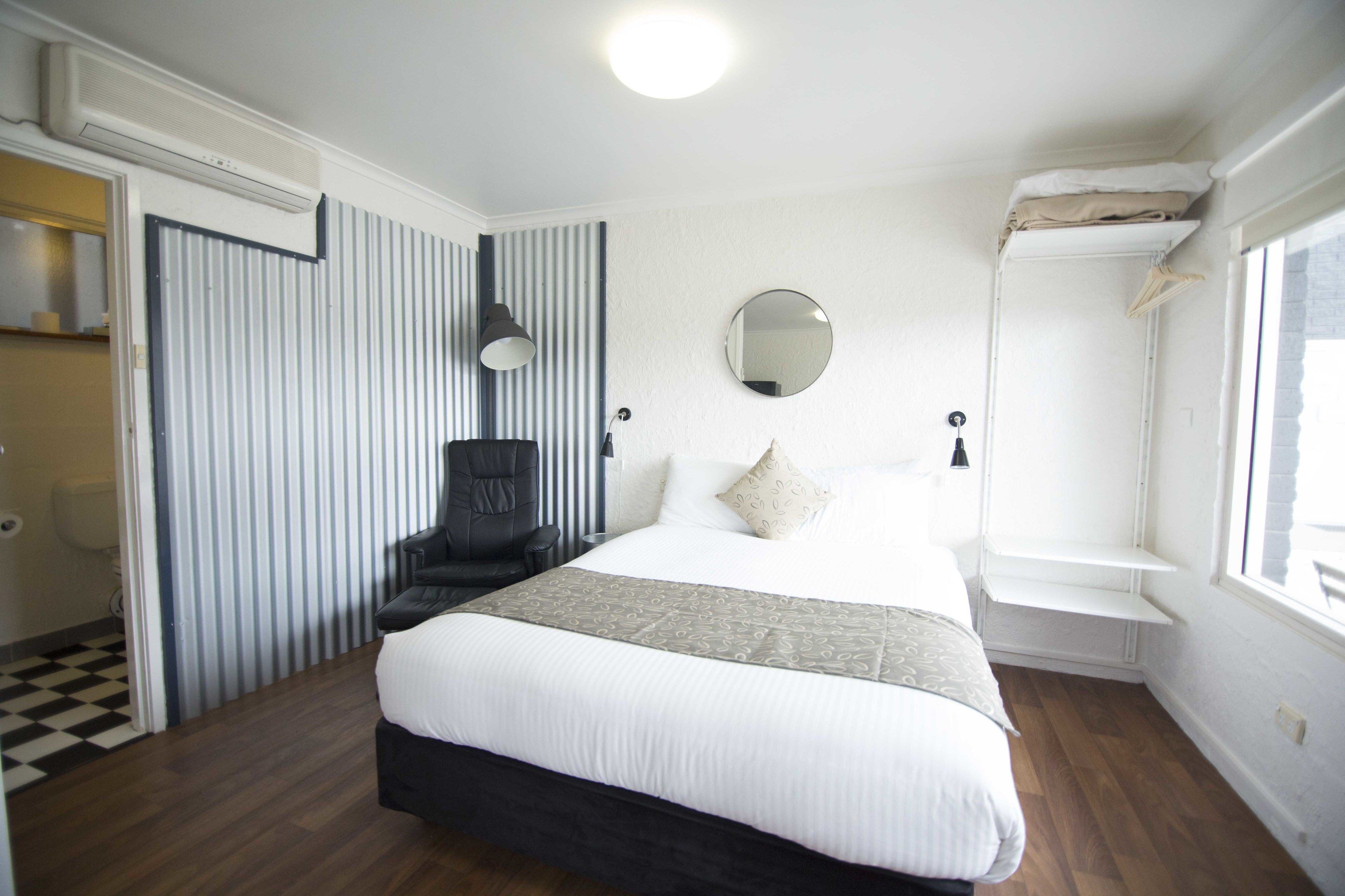 standard apartment | minibar, desk, iron/ironing board, free wifi