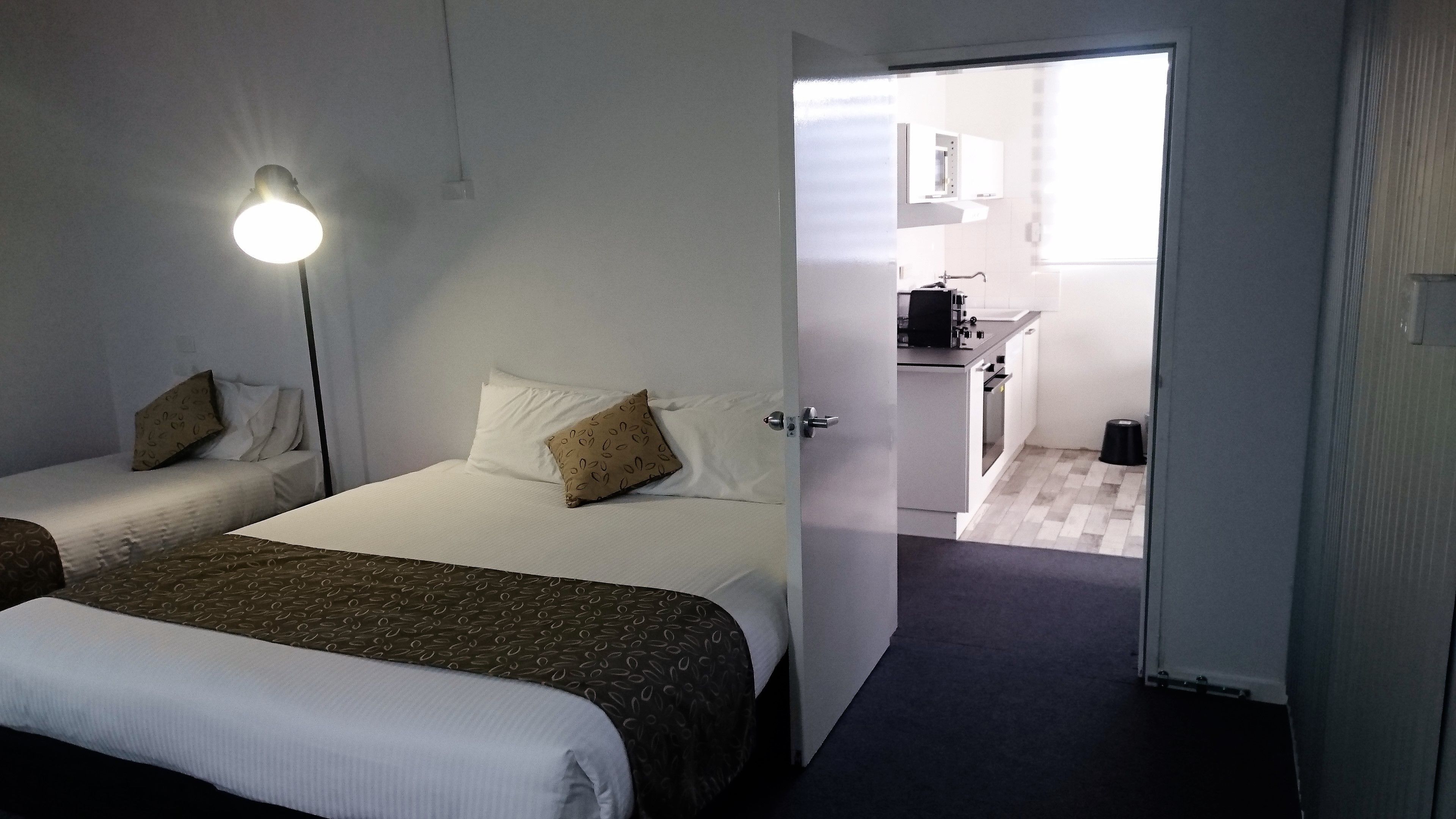 two bedroom apartment | minibar, desk, iron/ironing board, free wifi