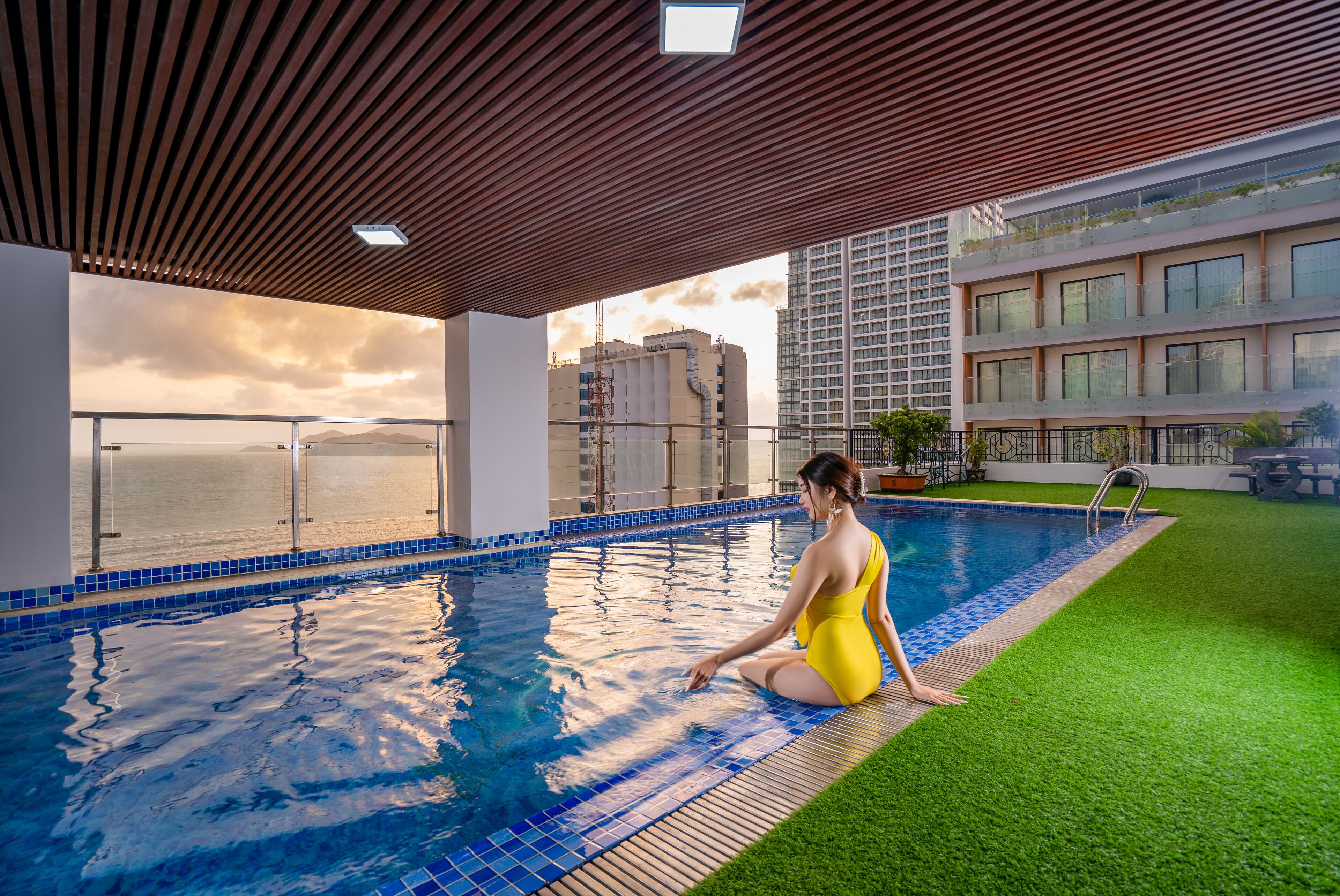 Outdoor pool, pool umbrellas, pool loungers
