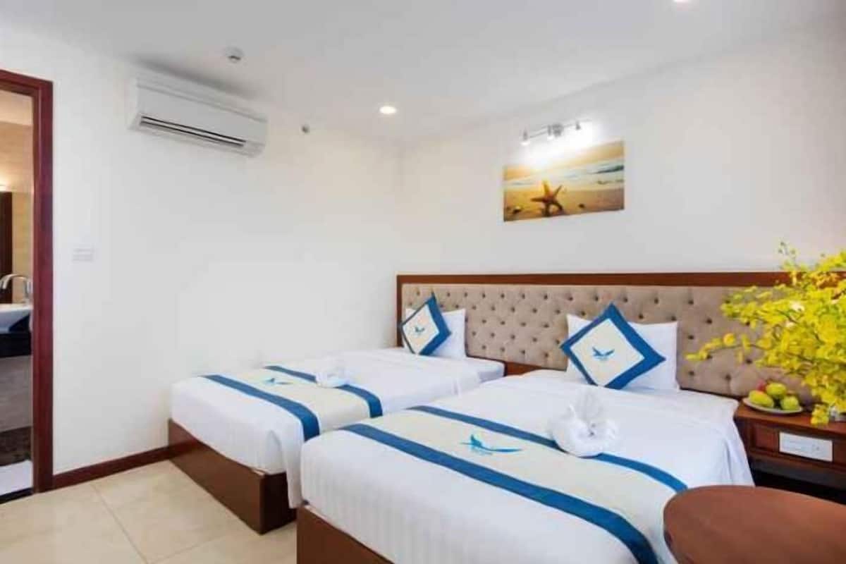 Minibar, in-room safe, desk, blackout curtains