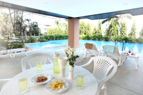 Kolam renang terbuka