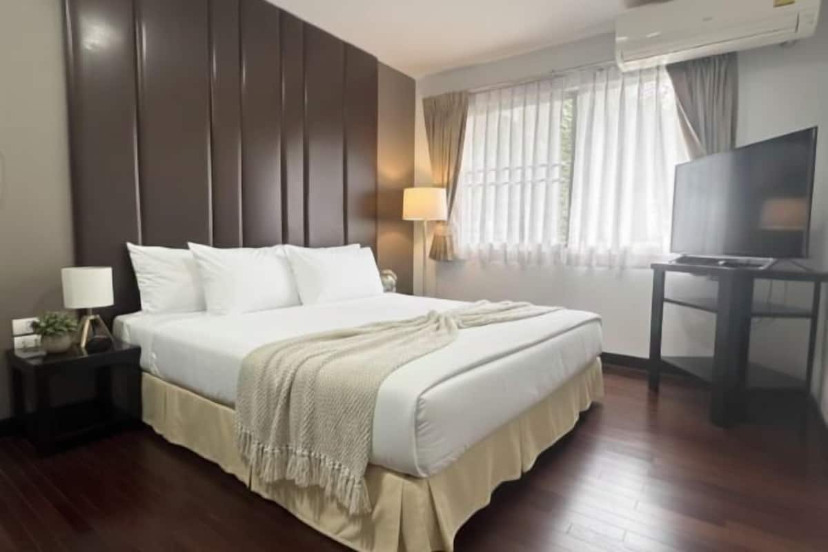 1 bedroom, in-room safe, free WiFi, bed sheets