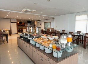 Lunch and dinner served  - J - Town Serviced Apartments (Si Racha)