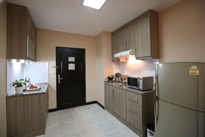 Deluxe Studio | 1 bedroom, in-room safe, free WiFi, bed sheets - J - Town Serviced Apartments (Si Racha)