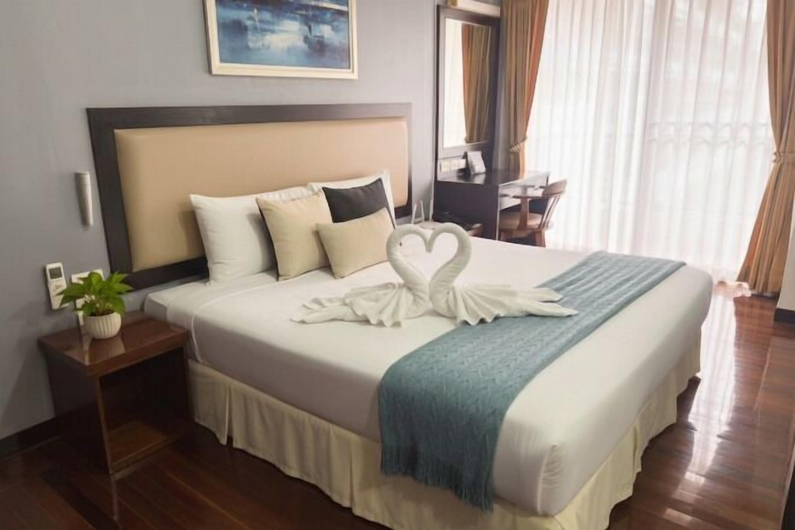 1 bedroom, in-room safe, free WiFi, bed sheets