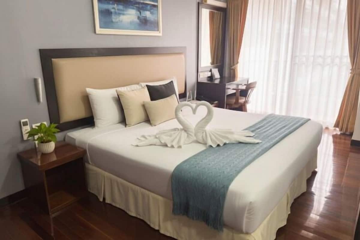 1 bedroom, in-room safe, free WiFi, bed sheets