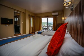 Club Room, 1 Bedroom, Mountain View | Desk, soundproofing, iron/ironing board, free WiFi
