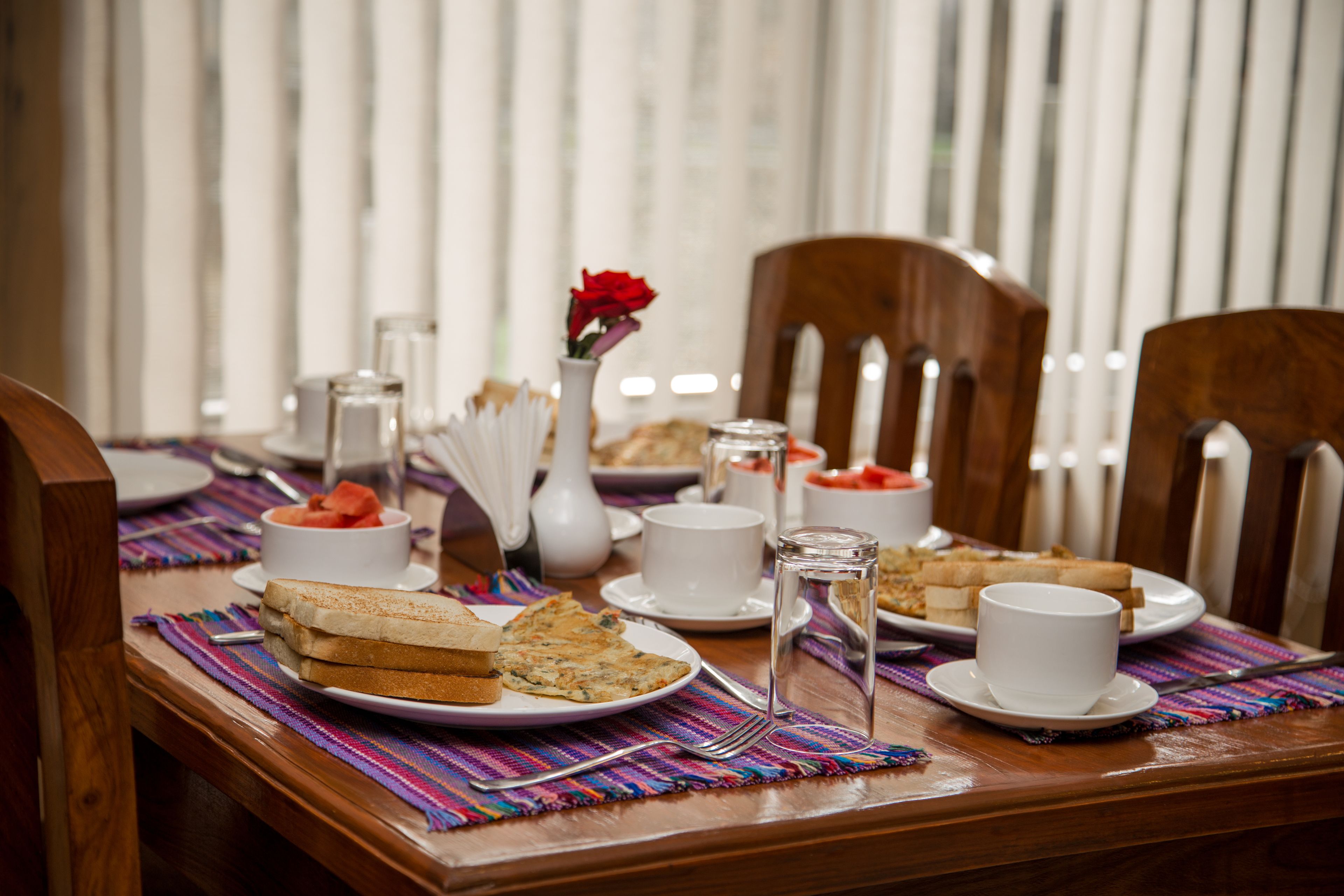 Sudah termasuk sarapan ala kontinental setiap hari