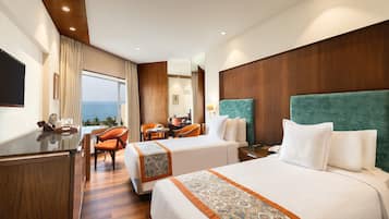 Minibar, in-room safe, individually decorated, individually furnished
