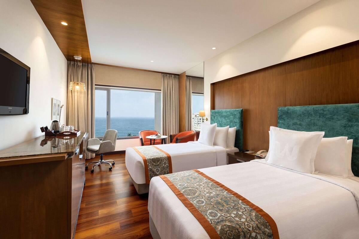 Minibar, caja fuerte, escritorio y espacio para trabajar con un portátil