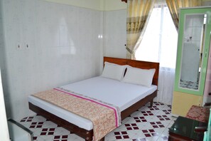 Deluxe Double Room, 1 Double Bed | In-room safe, desk, free WiFi - Anh Linh Hotel (Dong Hoi)