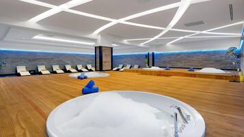 Sauna, hot tub, steam room, Turkish bath/hammam, body treatments