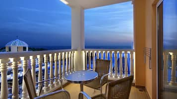 1 bedroom, free minibar, in-room safe, desk