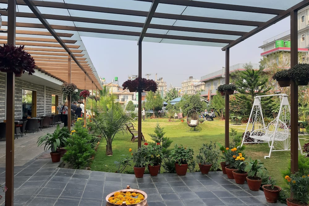 Hotel Crown Himalayas
