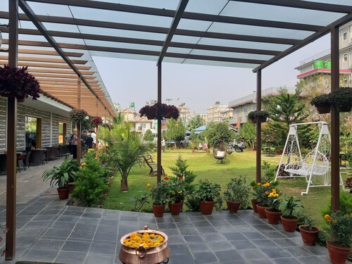 Hotel Crown Himalayas