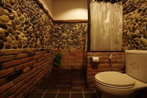 Deluxe Double Room | Bathroom